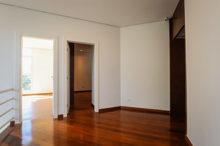 Casa para alugar com 700m², 4 quartos e 5 vagasHall das Suites