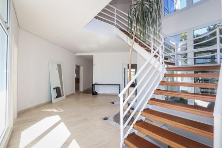 Casa para alugar com 700m², 4 quartos e 5 vagasEntrada