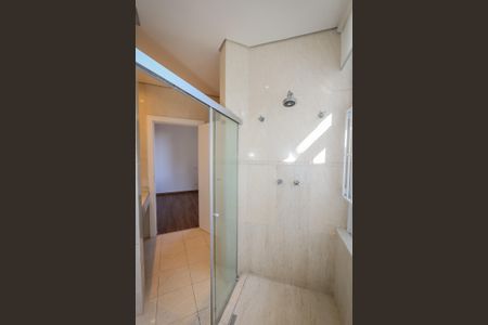 Casa para alugar com 700m², 4 quartos e 5 vagasBanheiro da Suite 3