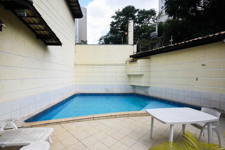 Casa de condomínio à venda com 128m², 2 quartos e 2 vagasPiscina