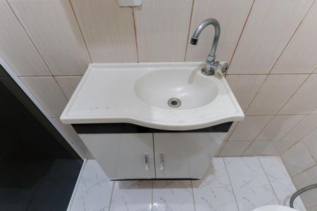 Casa à venda com 75m², 2 quartos e 1 vaga Casa à venda com 75m², 2 quartos e 1 vagaBanheiro