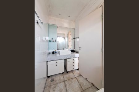 Apartamento para alugar com 120m², 3 quartos e 4 vagasBanheiro Quarto 2