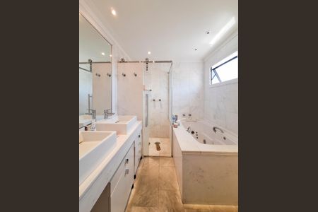 Apartamento para alugar com 120m², 3 quartos e 4 vagasBanheiro Quarto 3