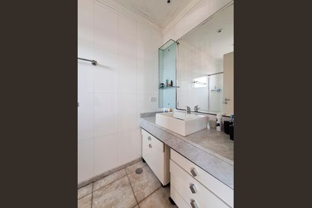 Apartamento para alugar com 120m², 3 quartos e 4 vagasBanheiro Quarto 2
