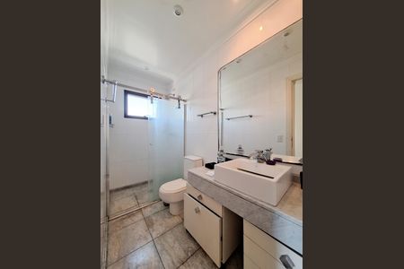 Apartamento para alugar com 120m², 3 quartos e 4 vagasBanheiro Quarto 1