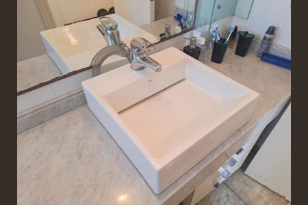 Apartamento para alugar com 120m², 3 quartos e 4 vagasBanheiro Quarto 1