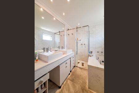 Apartamento para alugar com 120m², 3 quartos e 4 vagasBanheiro Quarto 3