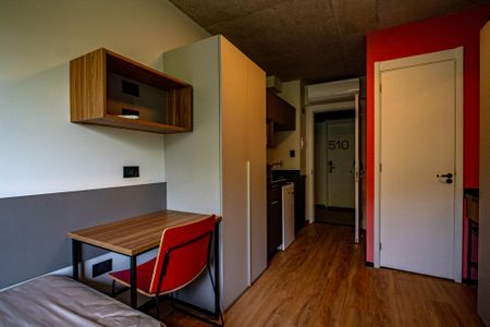 Sala/Quarto de kitnet/studio à venda com 1 quarto, 17m² em Vila Indiana, São Paulo