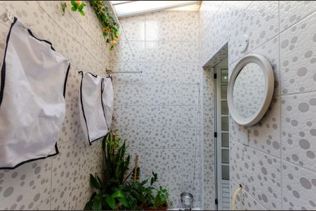 Casa de condomínio à venda com 57m², 2 quartos e 1 vagaÁrea de Serviço