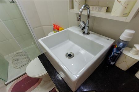 Casa de condomínio à venda com 57m², 2 quartos e 1 vagaBanheiro