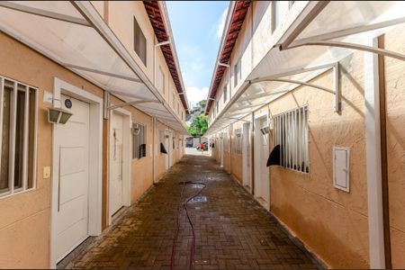 Casa de condomínio à venda com 57m², 2 quartos e 1 vagaCorredor externo