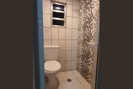 Banheiro  de casa para alugar com 1 quarto, 38m² em Vila Santista, São Paulo