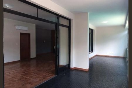 Casa para alugar com 4 quartos, 480m² em Pacaembu, São Paulo