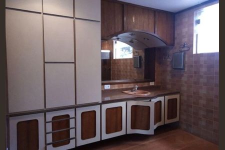 Casa para alugar com 4 quartos, 480m² em Pacaembu, São Paulo