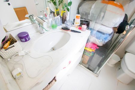 Apartamento à venda com 128m², 3 quartos e 3 vagasBanheiro do quarto 2