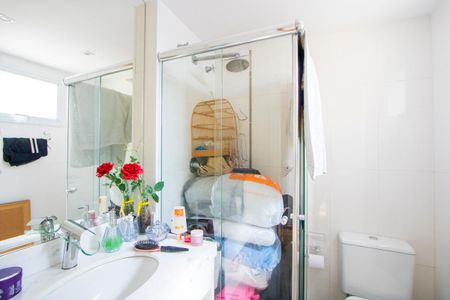 Apartamento à venda com 128m², 3 quartos e 3 vagasBanheiro do quarto 2