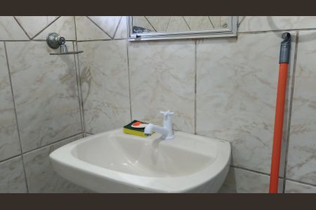 Casa para alugar com 250m², 3 quartos e 1 vaga Casa para alugar com 250m², 3 quartos e 1 vagaBanheiro 2