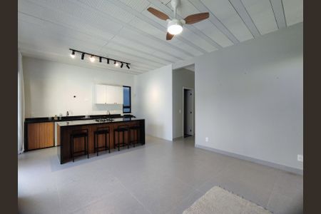 Sala de casa de condomínio para alugar com 2 quartos, 180m² em Vargem Grande, Rio de Janeiro