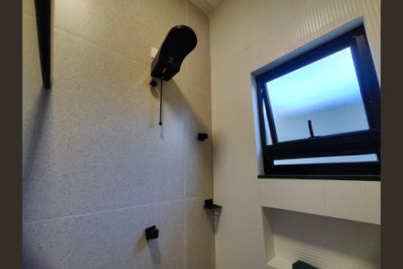 Casa de condomínio para alugar com 180m², 2 quartos e 1 vagaBanheiro da Suíte 1