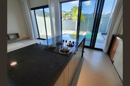 Sala/Cozinha de casa de condomínio para alugar com 2 quartos, 180m² em Vargem Grande, Rio de Janeiro