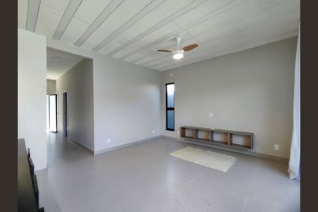 Casa de condomínio para alugar com 180m², 2 quartos e 1 vagaSala
