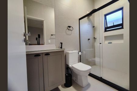 Casa de condomínio para alugar com 180m², 2 quartos e 1 vagaBanheiro da Suíte 1