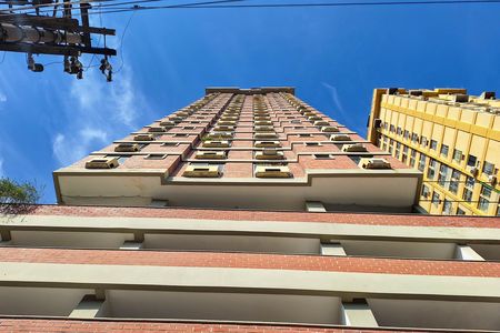 Apartamento à venda com 92m², 2 quartos e 1 vaga Apartamento à venda com 92m², 2 quartos e 1 vagaFachada