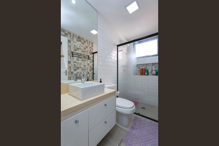 Apartamento à venda com 73m², 2 quartos e 2 vagasBanheiro da Suíte