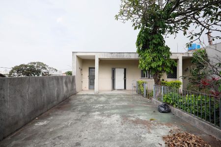 Casa à venda com 110m², 4 quartos e 1 vaga Casa à venda com 110m², 4 quartos e 1 vagaTerraço