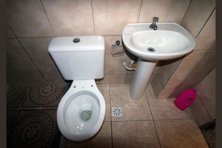 Casa à venda com 75m², 2 quartos e 1 vagaBanheiro 1