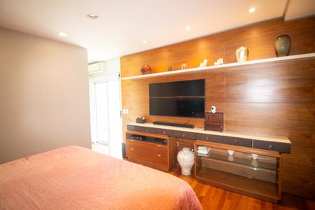 Apartamento à venda com 210m², 3 quartos e 4 vagasQuarto 3 - Suíte 2