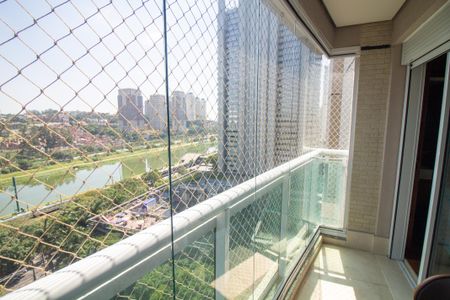 Apartamento à venda com 210m², 3 quartos e 4 vagasVaranda da Suíte 2