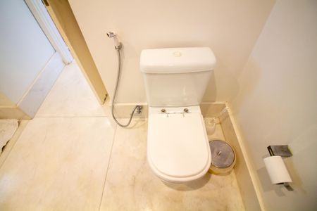 Apartamento à venda com 210m², 3 quartos e 4 vagasBanheiro da Suíte 2