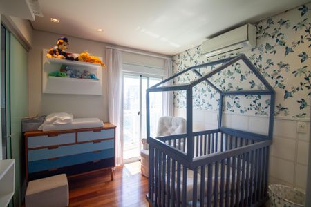 Apartamento à venda com 210m², 3 quartos e 4 vagasQuarto 2 - Suíte 1