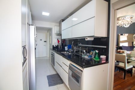 Apartamento à venda com 210m², 3 quartos e 4 vagasCozinha