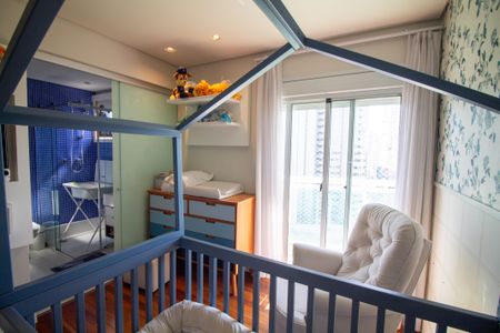 Apartamento à venda com 210m², 3 quartos e 4 vagasQuarto 2 - Suíte 1