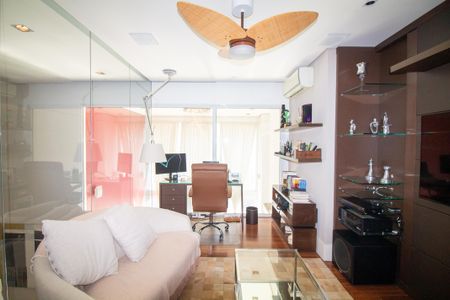 Apartamento à venda com 210m², 3 quartos e 4 vagasSala de TV / Escritório