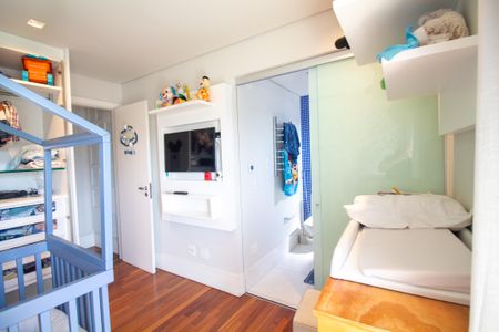 Apartamento à venda com 210m², 3 quartos e 4 vagasQuarto 2 - Suíte 1