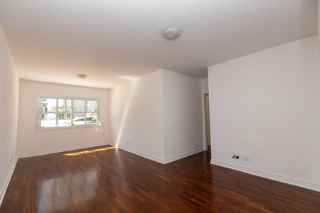 Sala  de apartamento para alugar com 3 quartos, 105m² em Cambuí, Campinas