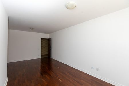 Sala  de apartamento para alugar com 3 quartos, 105m² em Cambuí, Campinas