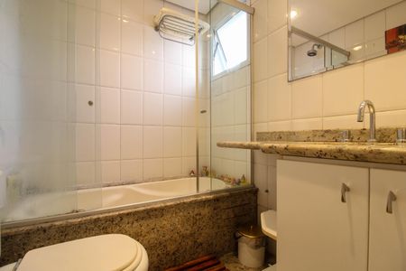 Apartamento para alugar com 73m², 2 quartos e 2 vagasBanheiro Suíte 