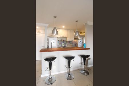 Apartamento para alugar com 73m², 2 quartos e 2 vagasCozinha 