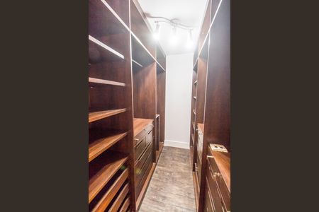 Apartamento à venda com 144m², 4 quartos e 3 vagasCloset da suíte