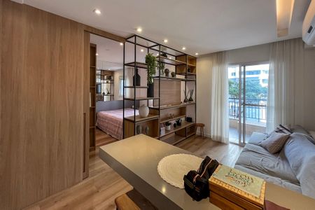 Sala de kitnet/studio para alugar com 1 quarto, 33m² em Vila Nair, São Paulo