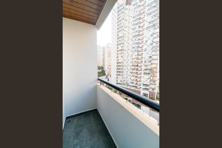 Sacada da Sala de apartamento à venda com 2 quartos, 49m² em Chácara Inglesa, São Paulo