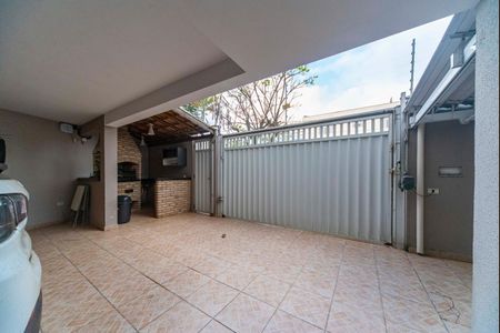 Casa à venda com 189m², 3 quartos e 4 vagas Casa à venda com 189m², 3 quartos e 4 vagasGaragem