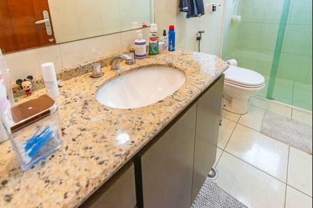 Casa à venda com 189m², 3 quartos e 4 vagas Casa à venda com 189m², 3 quartos e 4 vagasBanheiro Social