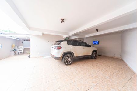 Casa à venda com 189m², 3 quartos e 4 vagas Casa à venda com 189m², 3 quartos e 4 vagasGaragem