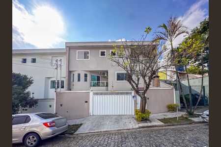Casa à venda com 189m², 3 quartos e 4 vagas Casa à venda com 189m², 3 quartos e 4 vagasFachada
