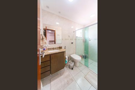 Casa à venda com 189m², 3 quartos e 4 vagas Casa à venda com 189m², 3 quartos e 4 vagasBanheiro do Quarto 3